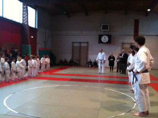 Remise de prix pour le Tournoi d'hiver de judo